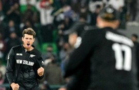 New Zealand's captain Mitchell Santner