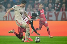 Kim Min-jae (L) will miss several weeks of action for Bayern Munich after picking up an Achilles tendon injury