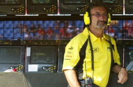 Eddie Jordan on the pit wall of the Hockenheim racetrack in 2003
