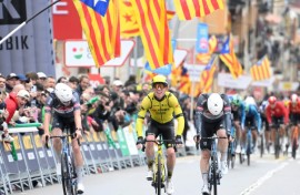 Team Visma's British rider Matthew Brennan (C) snatched victory in stage one of the Tour of Catalonia