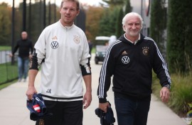 Rudi Voller (R) will continue his partnershipp with Julian Nagelsmann (L) with the German national team at least until Euro 2028