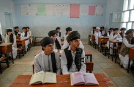 Afghan boys are now required to wear a turban or hat and shalwar kameez in school under new rules from the Taliban authorities