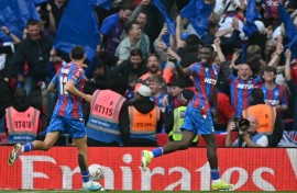 Crystal Palace's Ismaila Sarr (R) celebrates after scoring against Aston Villa