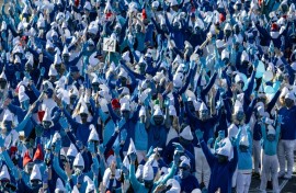 The French town of Landerneau managed to gather more than 3,000 people in smurf disguise