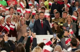 Poland/presidential election: Pro-EU candidate slightly ahead in first round