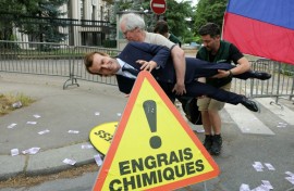 Greenpeace activists have stolen a wax figure of the French president from the Grevin Museum in Paris