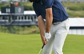 Scottie Scheffler responded to an eighth-hole double bogey with a birdie on the next green