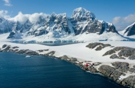 The white continent is melting: Researchers are sounding the alarm about the threats to Antarctica