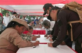 Venezuelan citizens enlist in national militia as Trump steps up pressure on Maduro