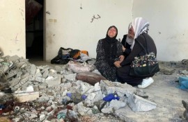 Palestinians mourn relatives killed in strike on Gaza City