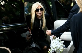 Italian fashion designer Donatella Versace arrives at the Armani Theatre where late Italian fashion designer Giorgio Armani lies-in state, in Milan on September 6, 2025.