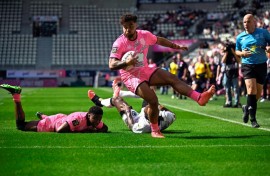 Tani Vili dances in to score the final Stade Francais try