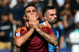Lorenzo Pellegrini celebrates scoring Roma's derby-winning goal