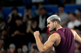 Spain's Carlos Alcaraz defeated American Brandon Nakashima 6-2, 6-4 to reach the semi-finals of the Japan Open in Tokyo