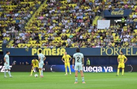 Players across La Liga stood still for 15 seconds at the start of games last weekend in protest at the organisation of a league match in Miami, now cancelled