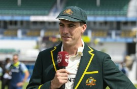 Injured Australian captain Pat Cummins has made a tentative return to bowling