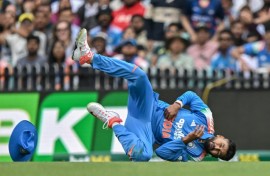 Shreyas Iyer injured himself taking this catch at the Sydney Cricket Ground