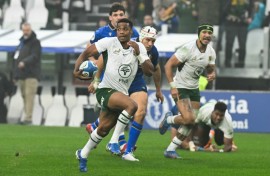 Replacement scrum-half Grant Williams (C) scored the third of South Africa's tries in their 32-14 win over Italy in Turin