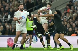England fly half George Ford (C) scythed through for a 50th-minute try, but his score was disallowed on review for offside