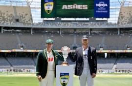 Australia captain Steve Smith (L) and England skipper Ben Stokes with the Ashes trophy