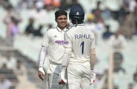 India's captain Shubman Gill (L) hurt his neck in the first South Africa Test