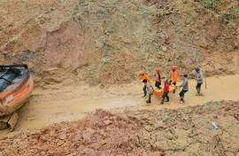 The scale of disaster from floods and landslides caused by heavy rain in Indonesia's Sumatra island is slowly becoming clearer as rescuers reach more remote areas where communications have been cut