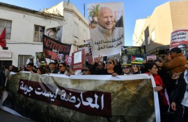 Hundreds of people demonstrated in Tunis against the government