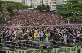 Brazilian singers (L to R) Caetano Veloso, Djavan, Chico Buarque, Gilberto Gil perform on stage during a musical protest against Congress in September