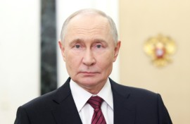 Russia's President Vladimir Putin has pledged to press on with his military offensive in Ukraine, despite the ongoing diplomatic talks