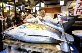 'Tuna King' Kiyoshi Kimura stumped up a record $3.2 million for the hefty bluefin tuna