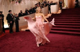 US comedian Nikki Glaser hosted the Golden Globes for the second year running, but fewer people tuned in to watch the broadcast, according to Nielsen data