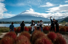 The number of tourists to Japan hit a new record in 2025