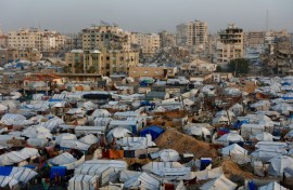 Despite the truce, many Palestinians are still living in tents