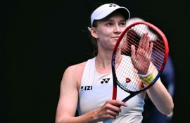 Kazakhstan's Elena Rybakina beat Poland's Iga Swiatek to make the Australian Open semi-finals