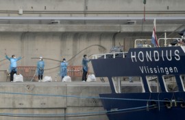 Passengers were taken off the MV Hondius in Tenerife