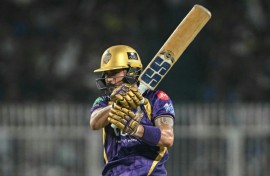 Manish Pandey's 45 helped Kolkata ease to victory over the struggling Mumbai Indians