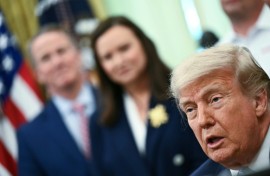 US President Donald Trump is again insisting on loyalty from the Supreme Court when it rules on his bid to restrict birthright citizenship