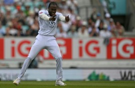 England's Jofra Archer celebrates dismissing New Zealand's Glenn Phillips in the second Test at the Oval