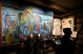 Since launching its military offensive on Ukraine, the Kremlin has driven money into art exhibits that glorify the Russian army