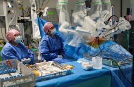Sasha Stamenkovic showed fellow doctors how to use the Da Vinci 5 robotic-assisted surgical system