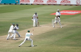 Australia's Steve Smith equalled the world record of 220 catches in Test cricket when he caught South Africa Temba Bavuma before going on to take three more and claim the record outright