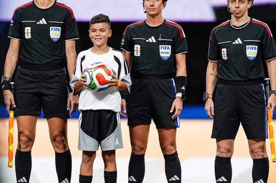  Luca Human-Maré carries the ball out for the FIFA World cup match between SA and Czechia