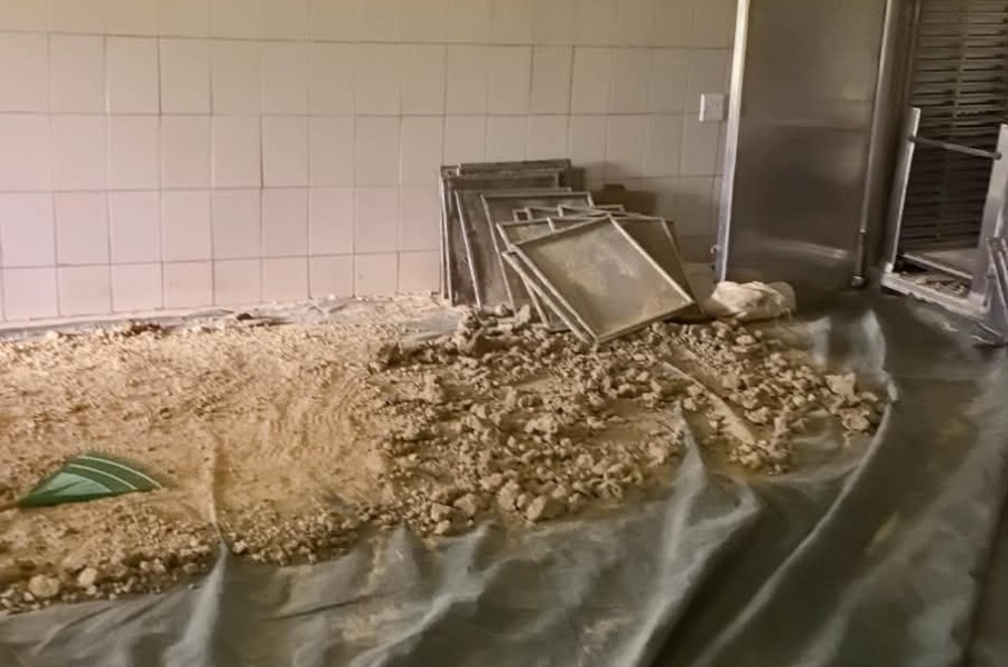 Police have cracked down on a multimillion-rand mandrax manufacturing lab near Hartbeespoort Dam in North West on Tuesday.
