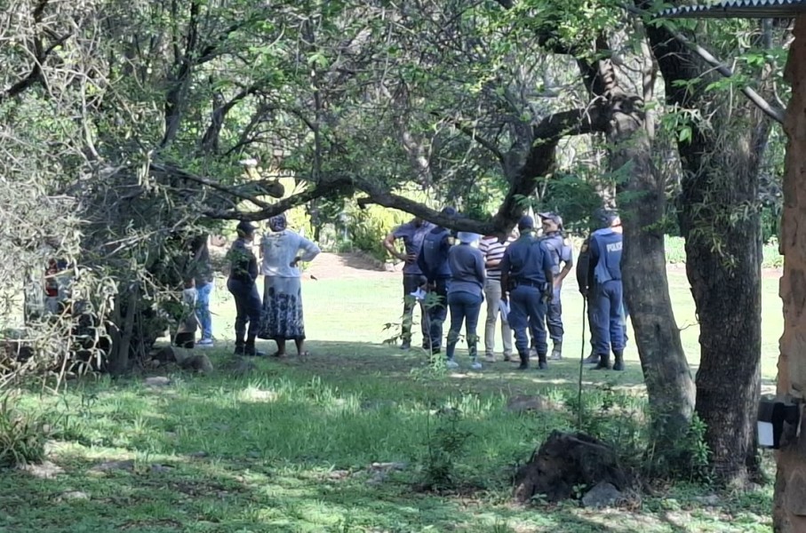  Police are combing an active crime scene in Atteridgeville, searching for a suspect accused of kidnapping a child reportedly raping the mother.