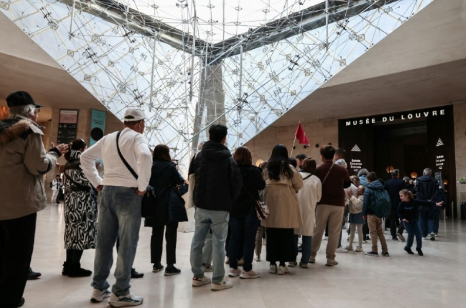 Queues are commonplace at the Louvre