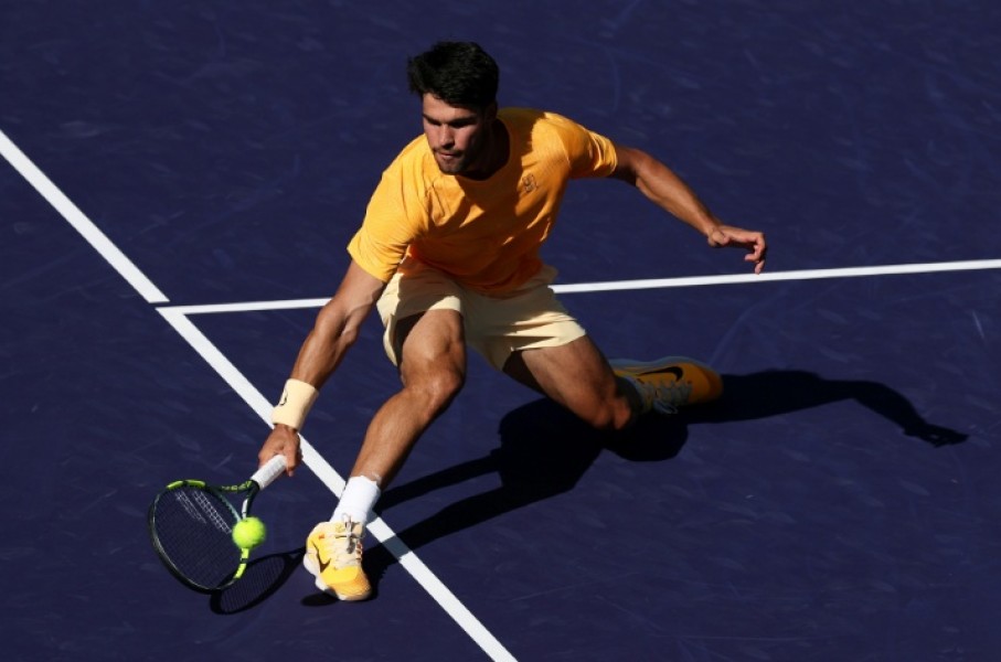 World number one Carlos Alcaraz is through to the quarter-finals at Indian Wells after a victory over Norwegian Casper Ruud