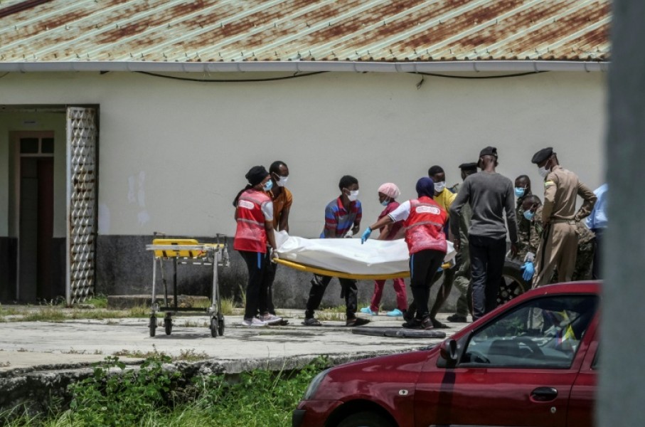 Some of the migrants dropped offshore did not know how to swim, a rescuer said