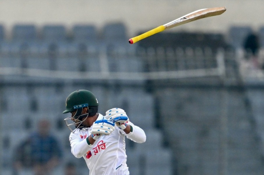 Opening batsman Mahmudul Hasan Joy was unbeaten on two as Bangladesh increased their lead over Pakistan to 34 runs in the first cricket Test in Mirpur
