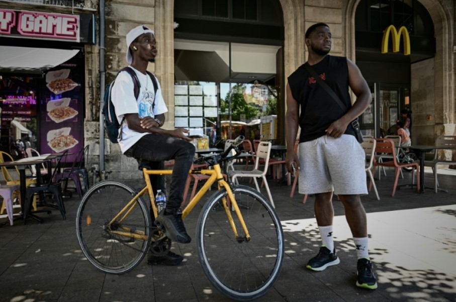Some 130,000 meal delivery personnel work in France