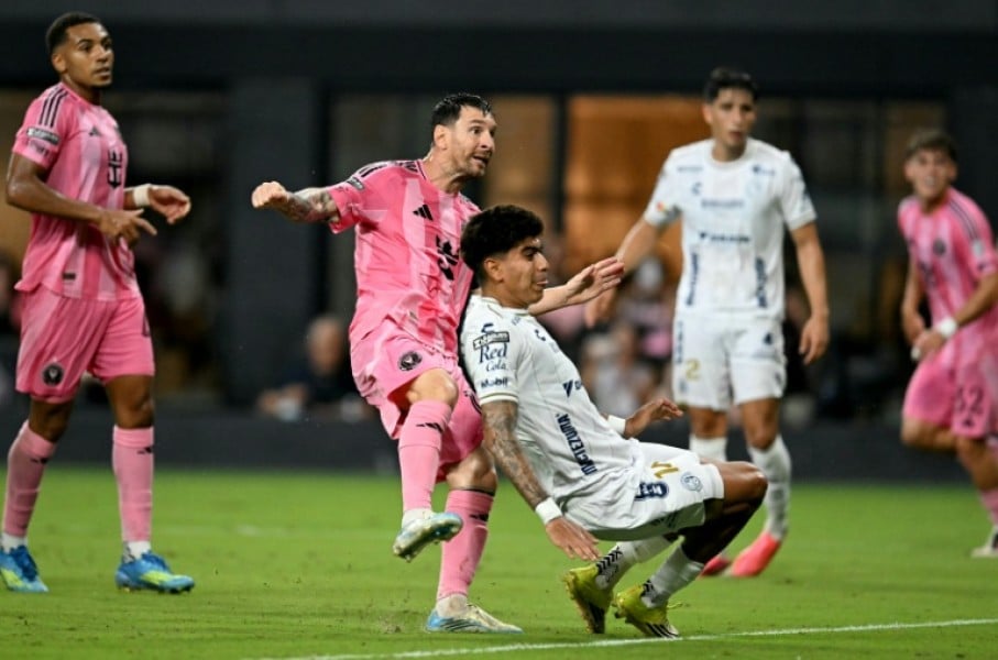 Lionel Messi fires home Miami's third goal against Atletico San Luis